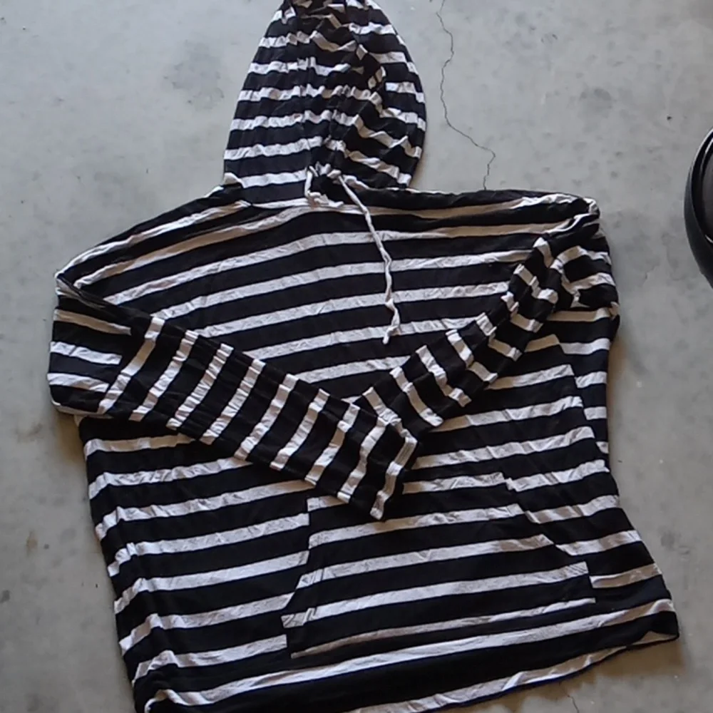 Light hoodie - Picture 1 of 3